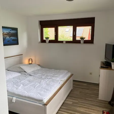 Plaue Auszeit Mit Privatstrand Und Bootsliegeplatz