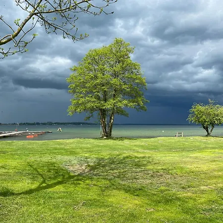 Plaue Auszeit Mit Privatstrand Und Bootsliegeplatz Διαμέρισμα