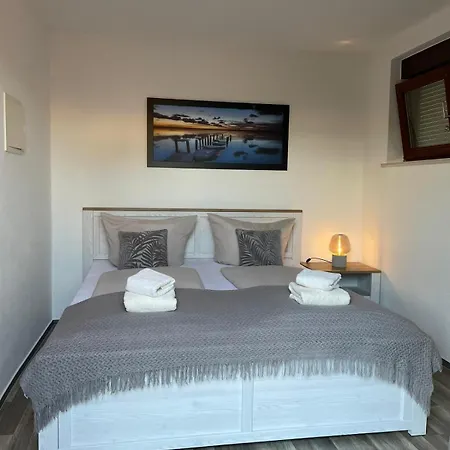 Апартаменты Plaue Auszeit Mit Privatstrand Und Bootsliegeplatz Zislow