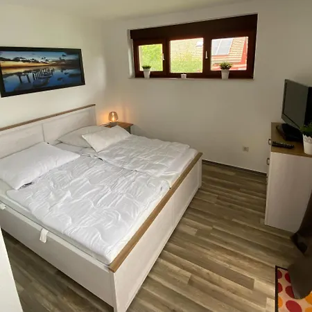 Plaue Auszeit Mit Privatstrand Und Bootsliegeplatz * Zislow