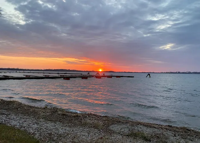 Plaue Auszeit Mit Privatstrand Und Bootsliegeplatz